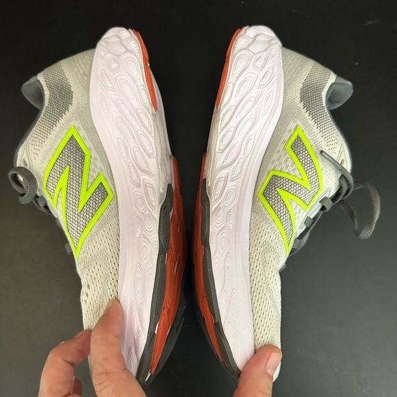 New Balance Fresh Foam X 880v14 Women's Grey Lime Glo Left Size 7.5 Right Size 8 - Picture 7 of 10